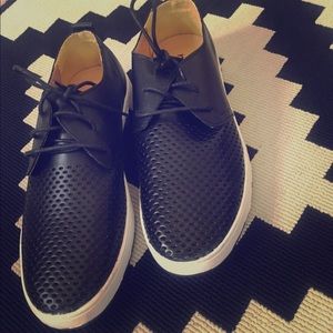 Black sneaker